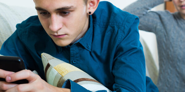 Teen Gambling: Risks, Warning Signs and How Parents Can Help